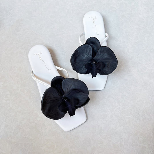 Franck flat shoes (White base Black Flower)