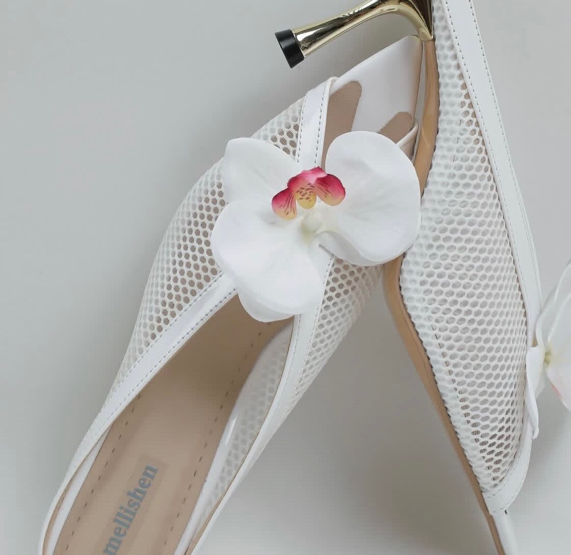 Breathing Beauty (White)