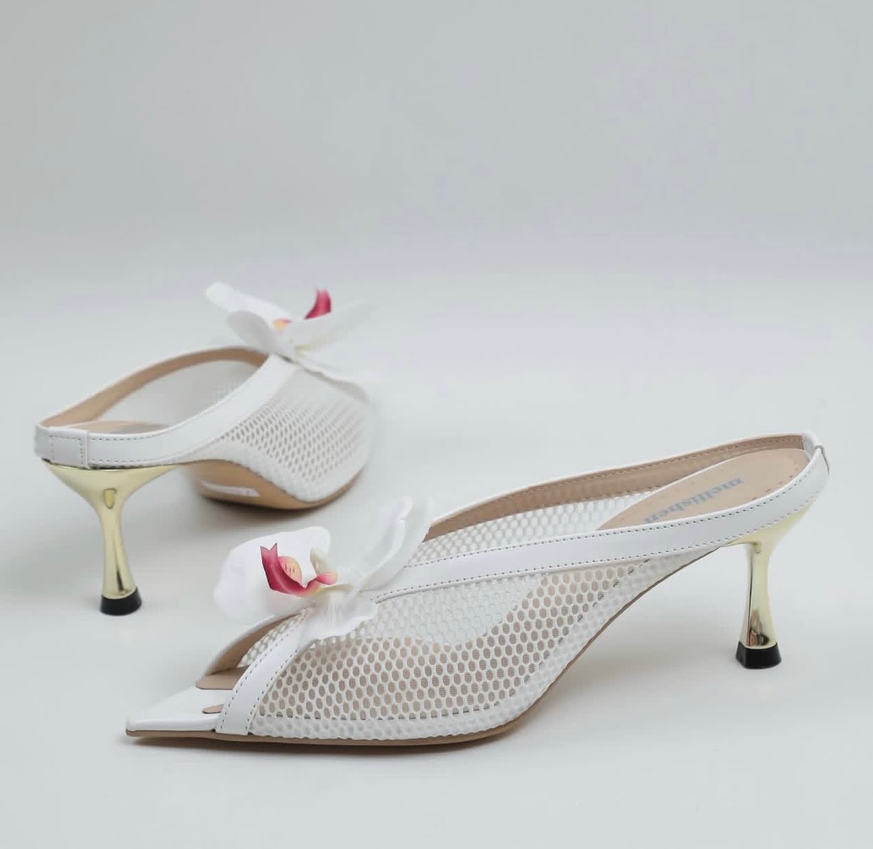 Breathing Beauty (White)