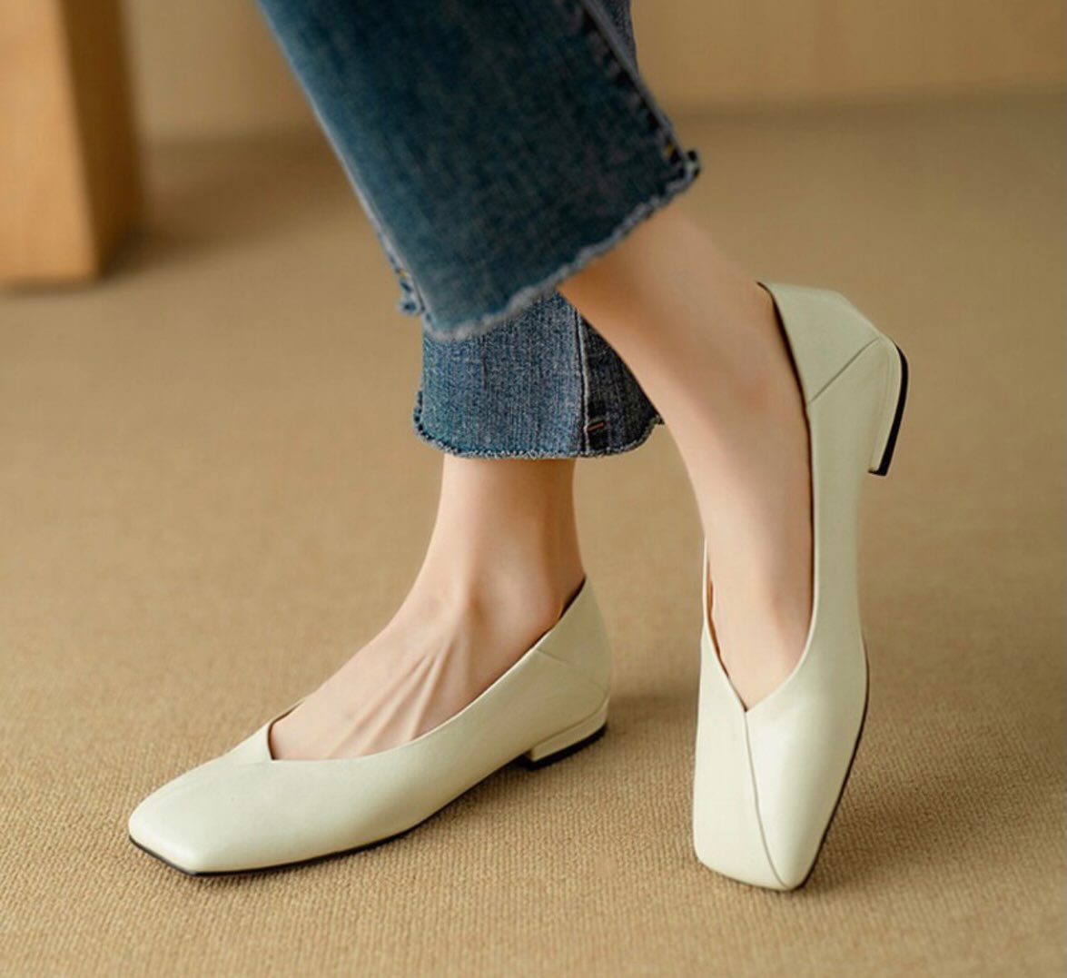 Sofia Metallic Ballet Flat (Off White)