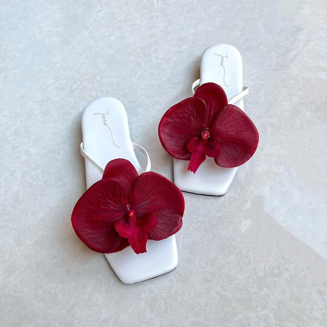 Franck flat shoes (White base Red Flower)