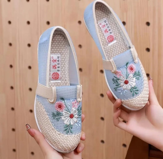 Embroidered sneakers (Sky Blue)