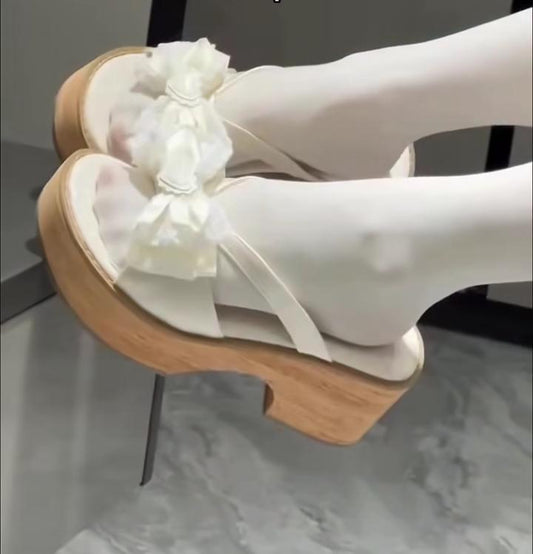 Bow wedge heel (White)