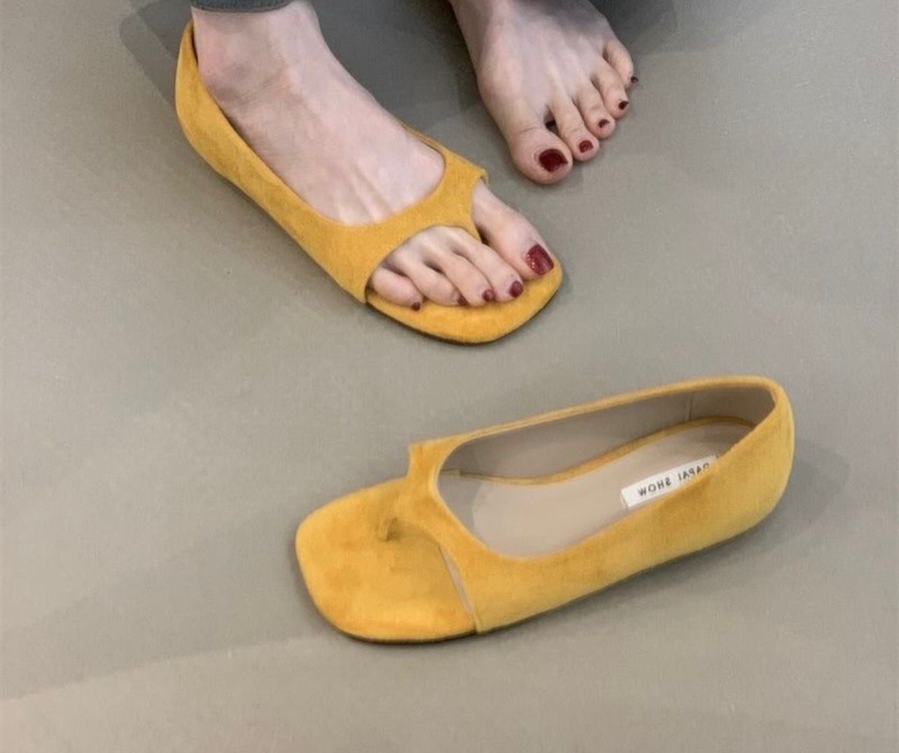 Yankees slippers (Mustard)