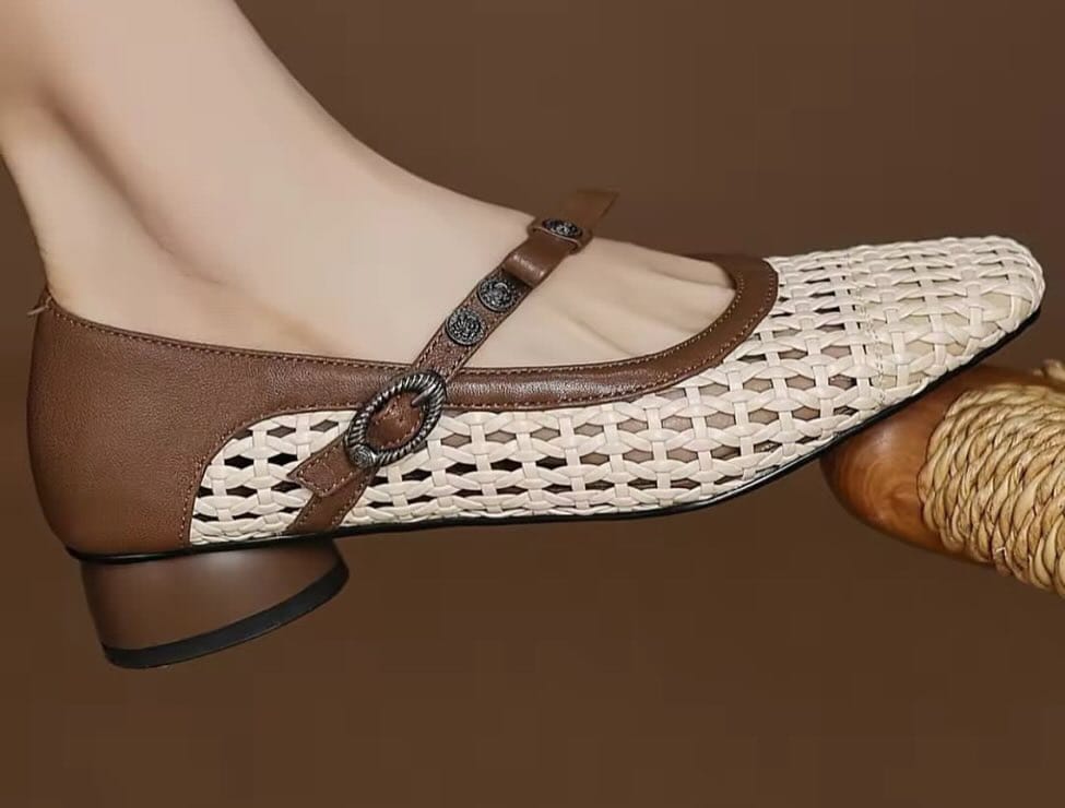 Hollow out summer pumps (Brown)