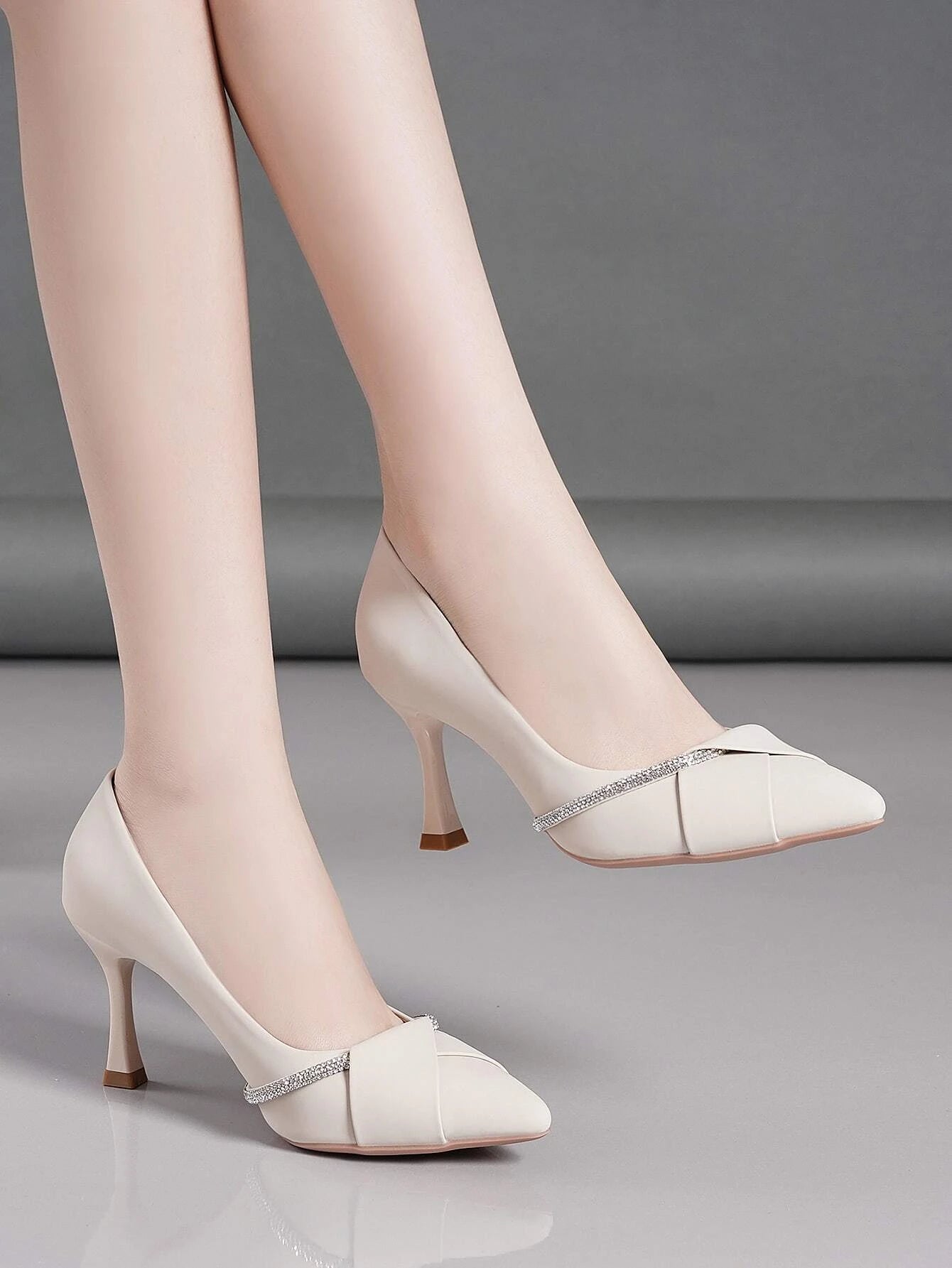 Rhinestone court shoes- Beige
